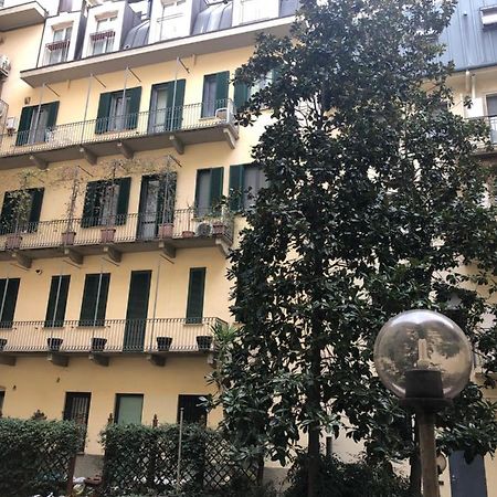Elegante Stanza Nel Cuore Di Porta Venezia A Milano Bagian luar foto