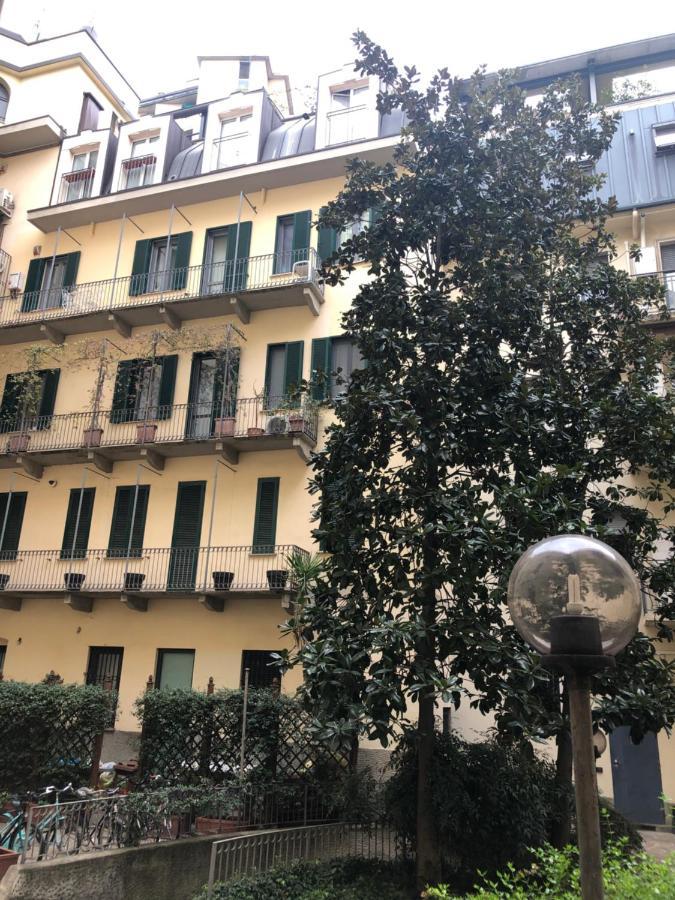 Elegante Stanza Nel Cuore Di Porta Venezia A Milano Bagian luar foto