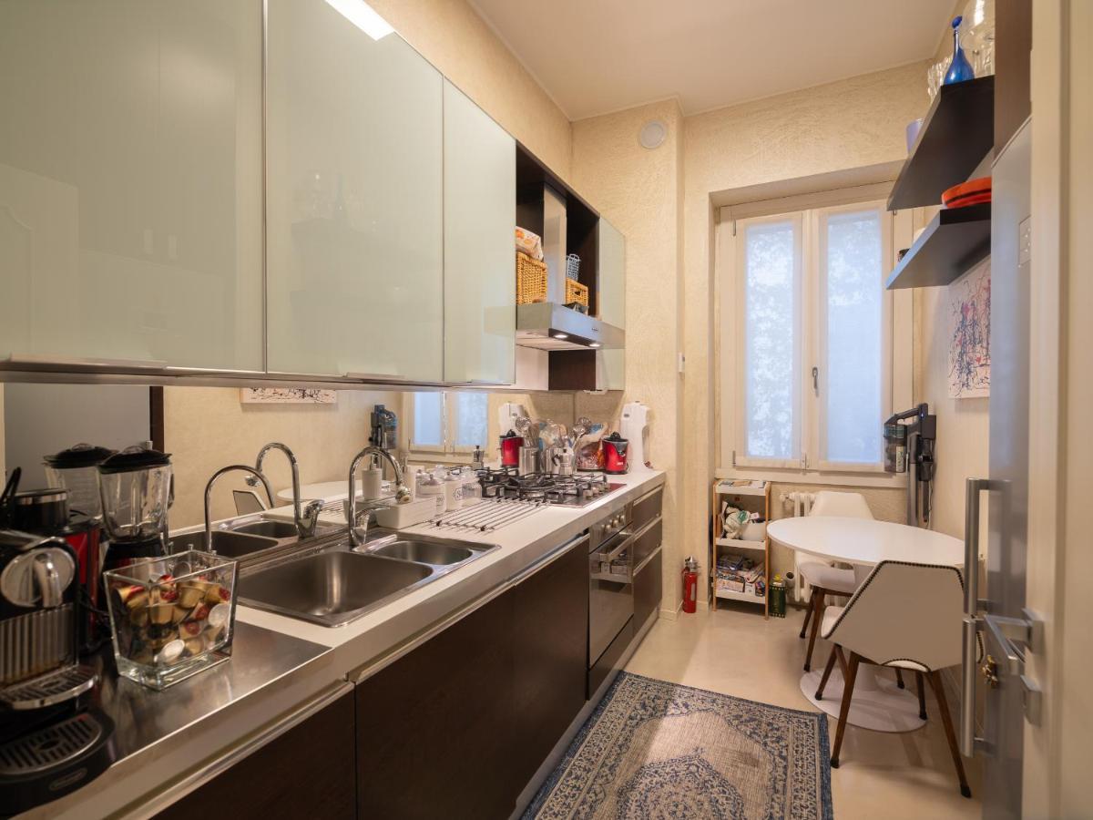 Elegante Stanza Nel Cuore Di Porta Venezia A Milano Bagian luar foto